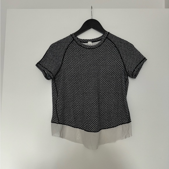 Lululemon Athletica Quick Pace Crossover Mesh Back Tee - Picture 2 of 5